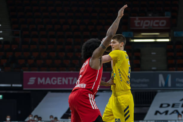 皮尔斯的潜 皮尔斯的潜