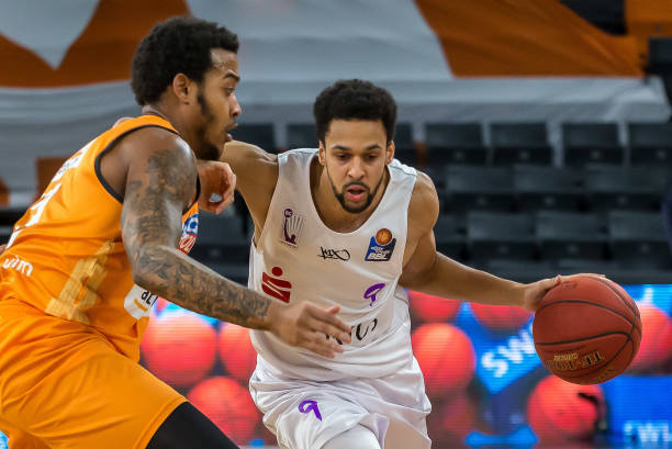 洲赛场上取 洲赛场上取