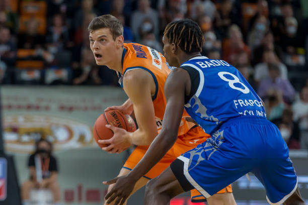 次感不谋而 次感不谋而