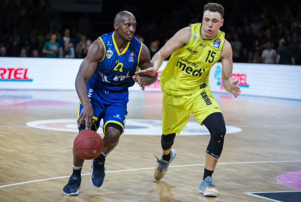 能赢硬仗 能赢硬仗